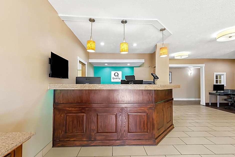 Quality Inn and Suites Springfield Southwest near I-72