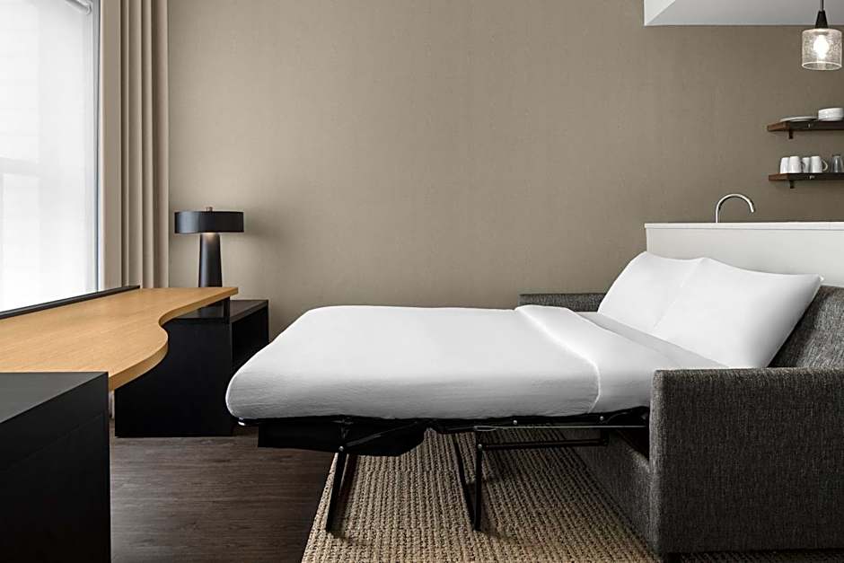 Photo 1 of 8 of 1 Queen Bed Suite, Corner