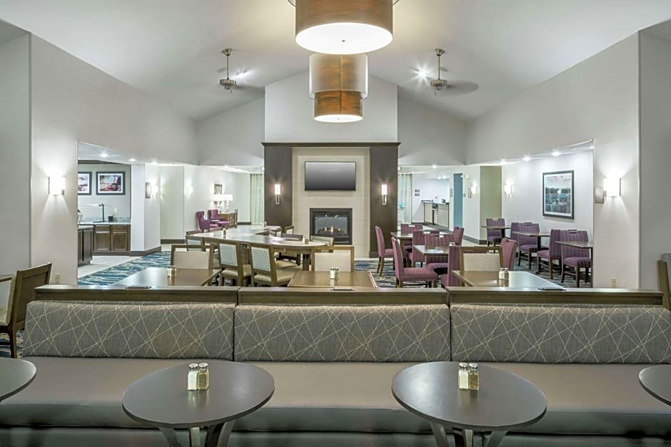 Homewood Suites By Hilton Cedar Rapids-North