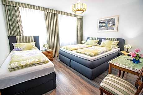 Triple Room with Private Bathroom