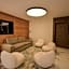Expo Satelite 2750 Hotel & Suites