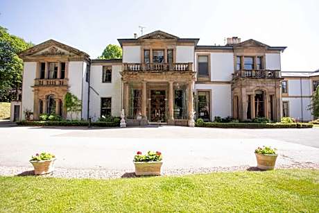 Macdonald Norwood Hall Hotel