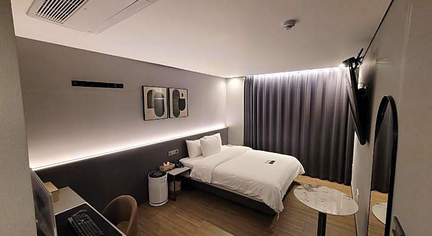 Hound Hotel Incheon Airport