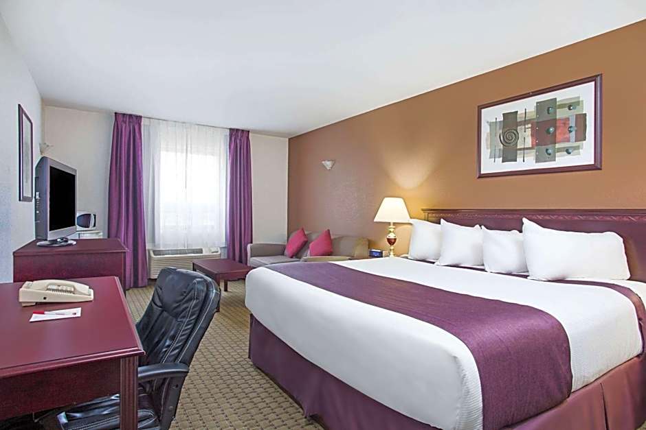 Ramada by Wyndham Red Deer Hotel and Suites