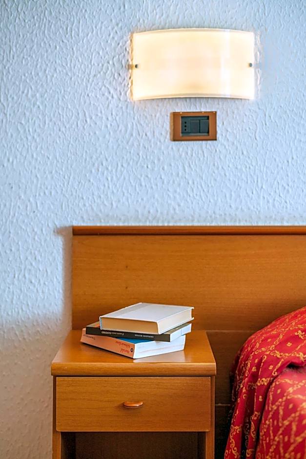 Hotel Careni Villa Italia