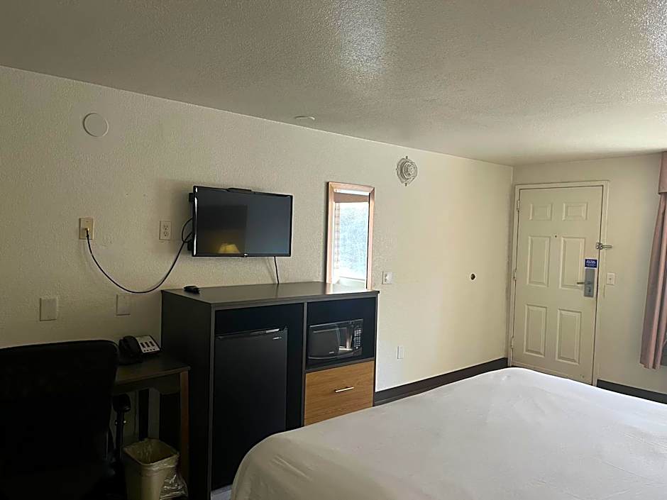 Motel 6 Cross Lanes, WV Goff Mountain Rd