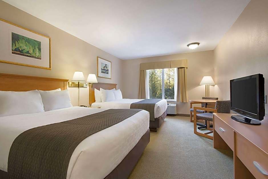 Days Inn & Suites by Wyndham Thunder Bay