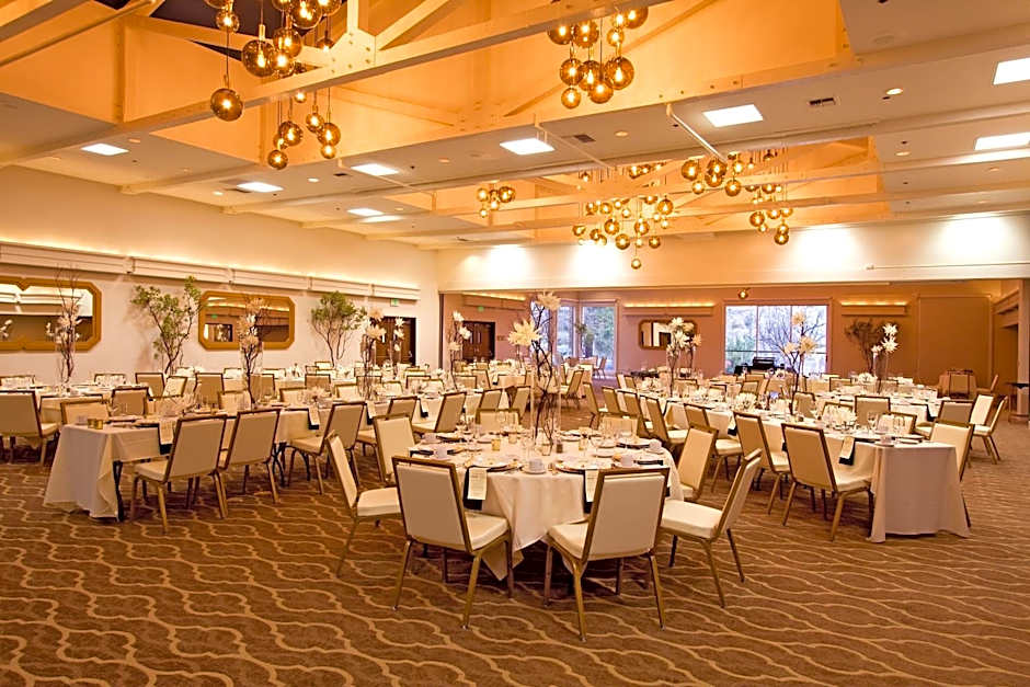 Ashland Hills Hotel & Suites