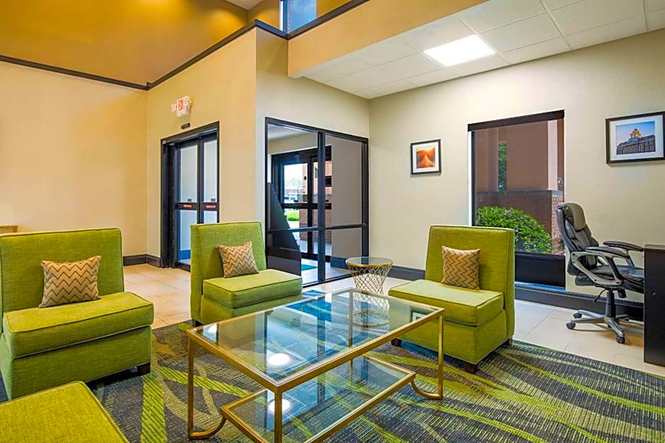 Quality Inn & Suites Sellersburg - Louisville Area