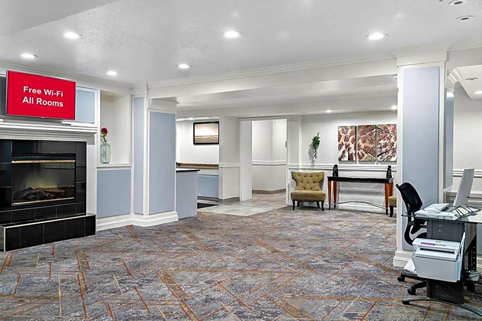 HomeTowne Studios Auburn Hills