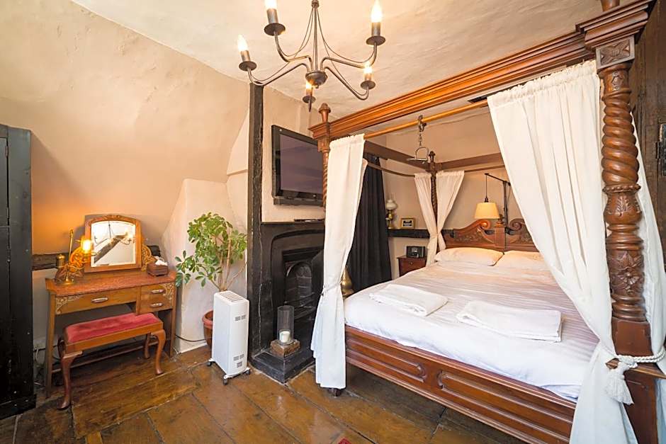 Trembling Madness Apartments