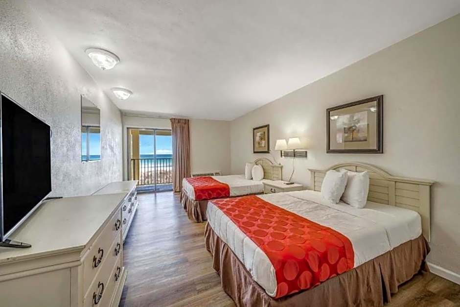Ramada by Wyndham Panama City Beach / Beachfront