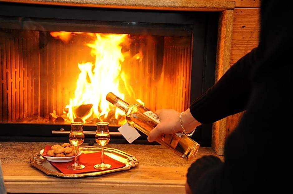 Laghetto Alpine Hotel & Restaurant