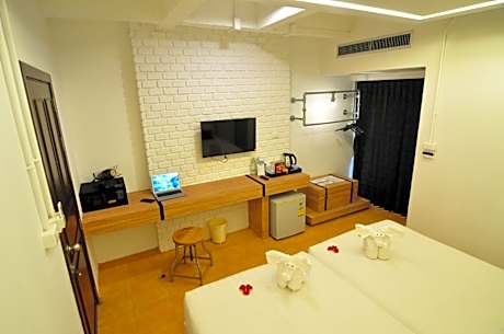Deluxe Twin Room