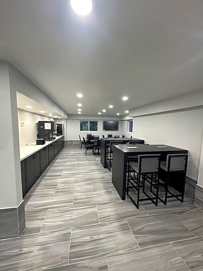 Days Inn & Suites by Wyndham Texas City