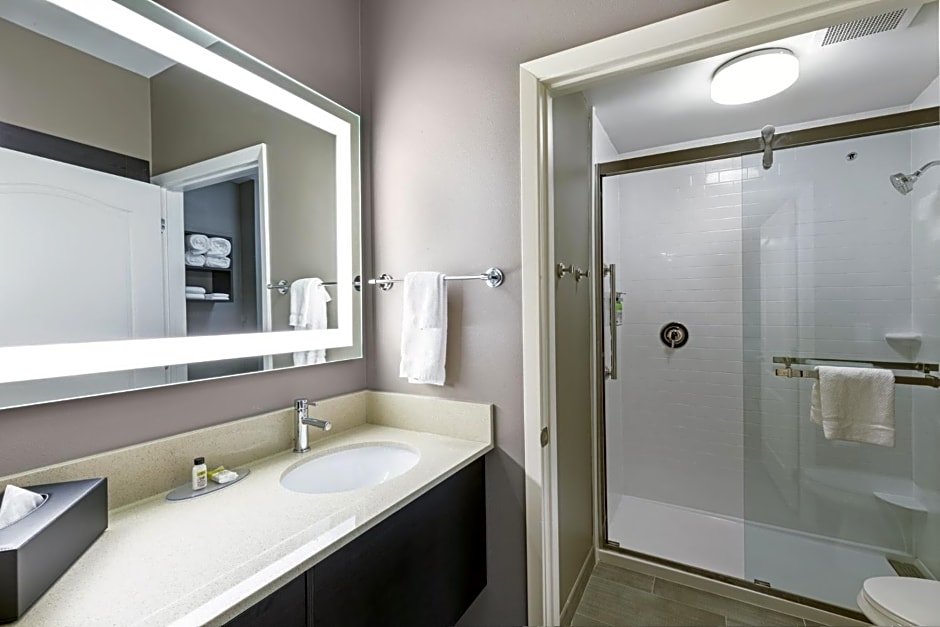 Staybridge Suites IAH Airport East By IHG