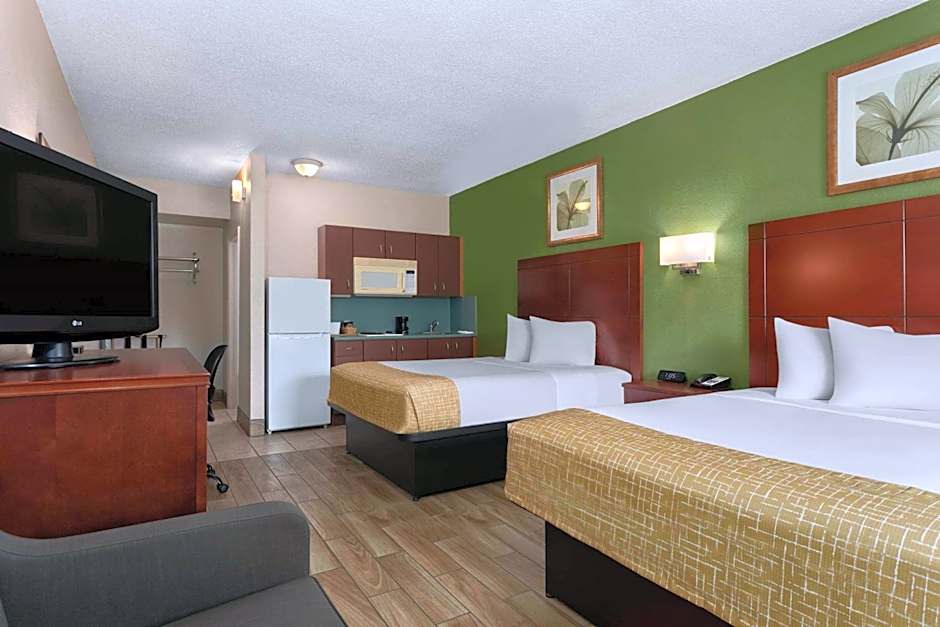 Travelodge Suites by Wyndham Lake Okeechobee