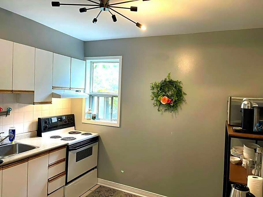 Superb Spacious Loft Old Toronto near Distillery District