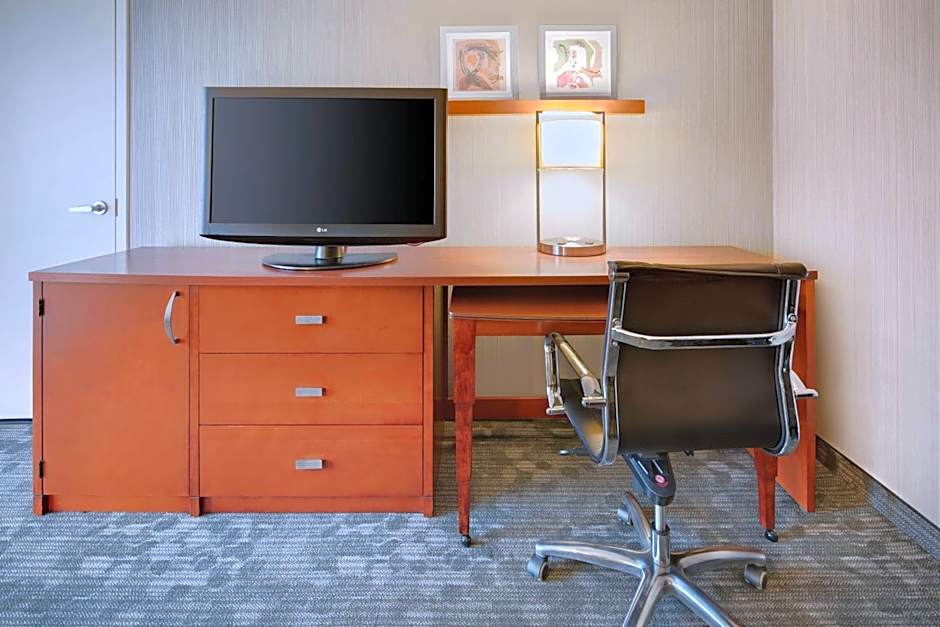 Courtyard by Marriott Detroit Southfield