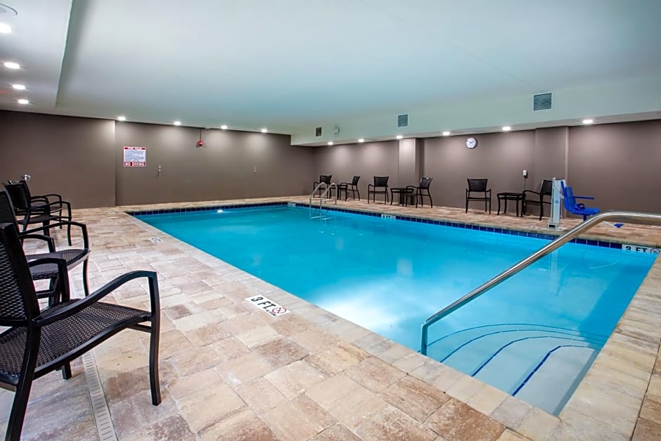 Holiday Inn Express And Suites Deland South