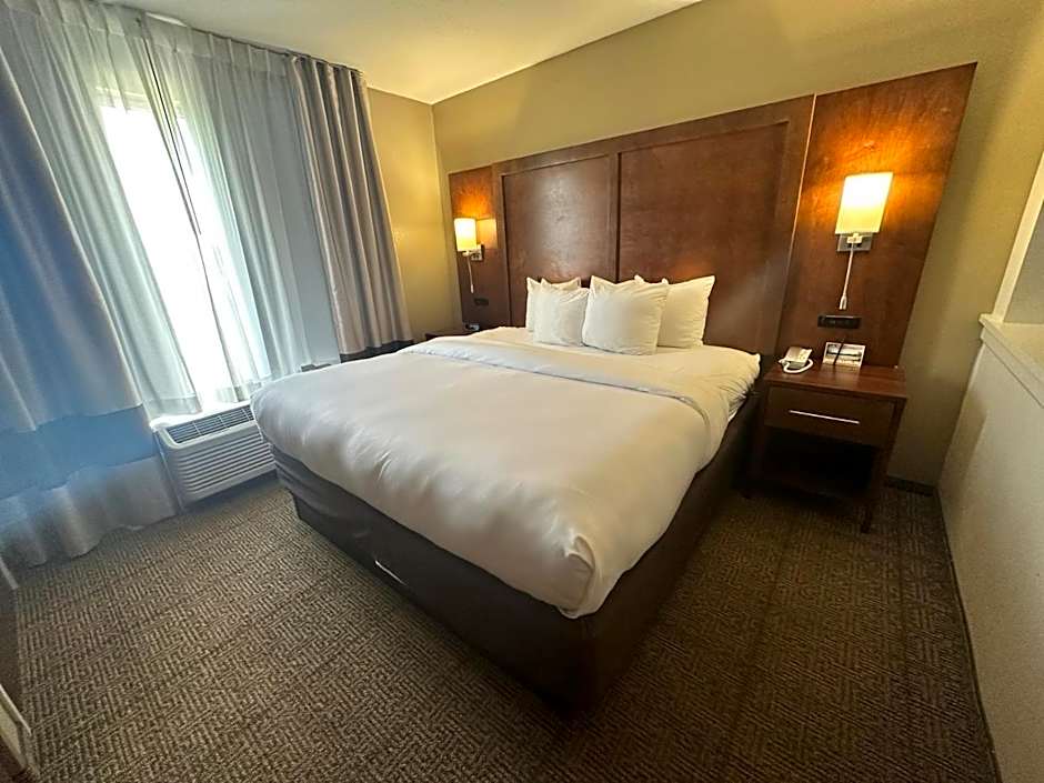 Comfort Suites Dunnellon near Rainbow Springs