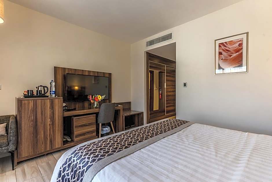 Lacosta Hotel