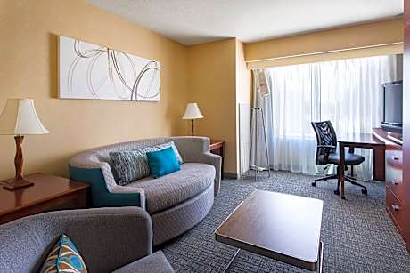 Suite, 2 Queen, Sofa bed