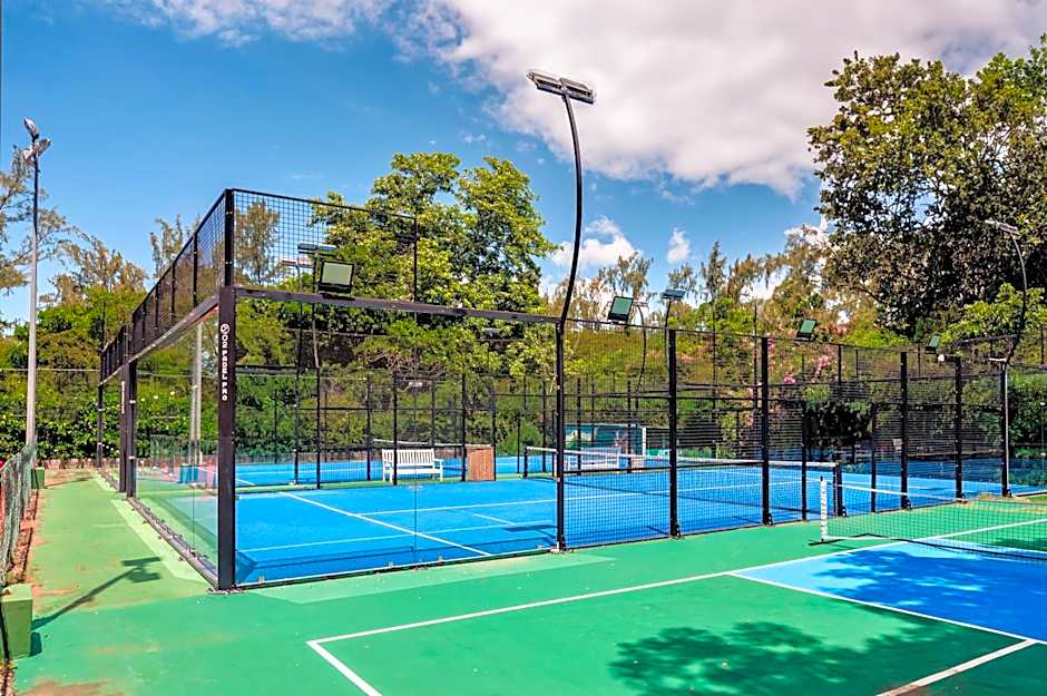 Lagoon Attitude (Adults Only)