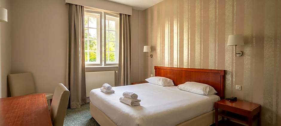 Logis Hôtel Du Château - Combourg, Proche Saint-Malo