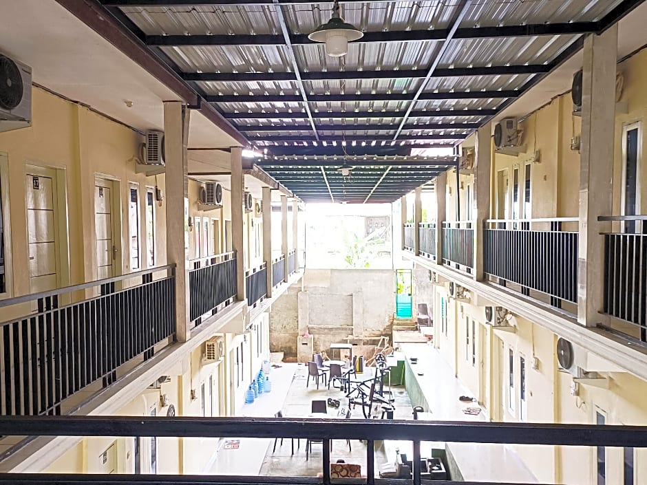 RedDoorz @ Al Muhajir Homestay Kendari