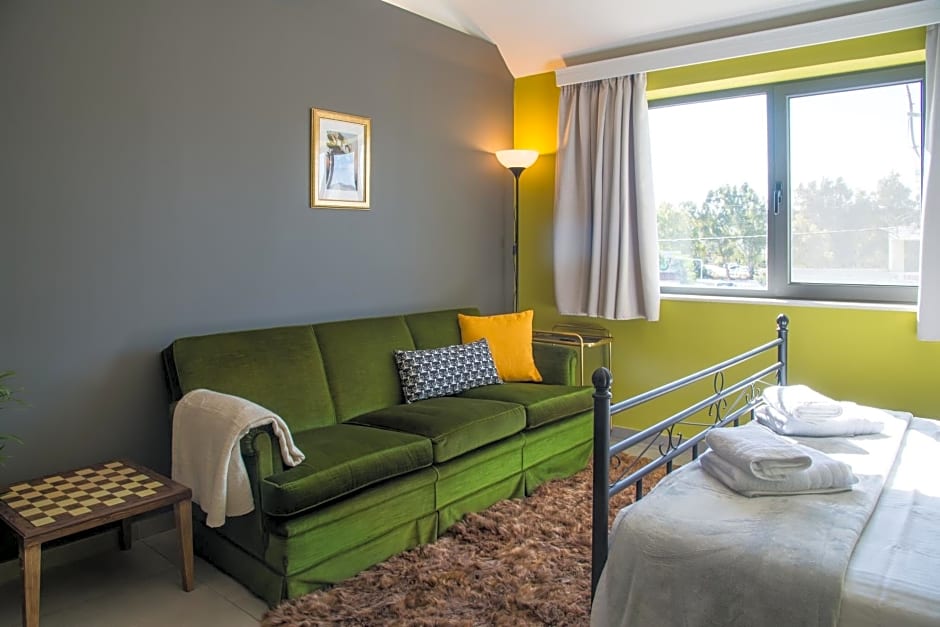 CHROMA Lodge Pikermi