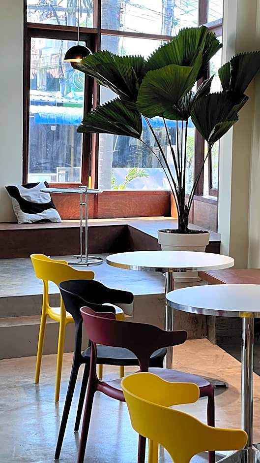 Centerpoint Hotel & Plaza