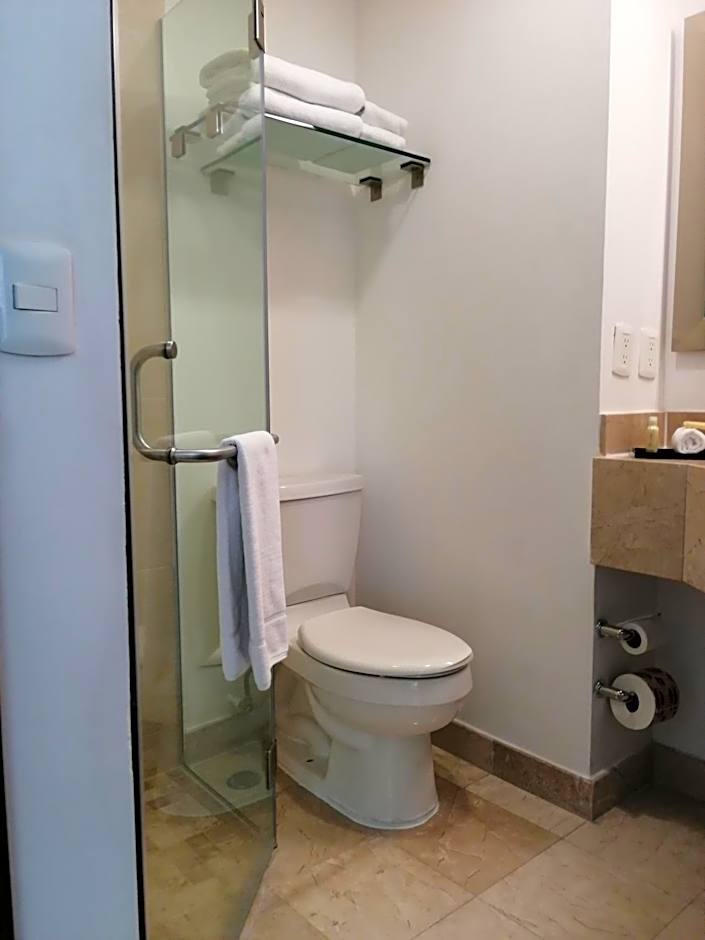 La Quinta Inn & Suites by Wyndham Puebla Palmas