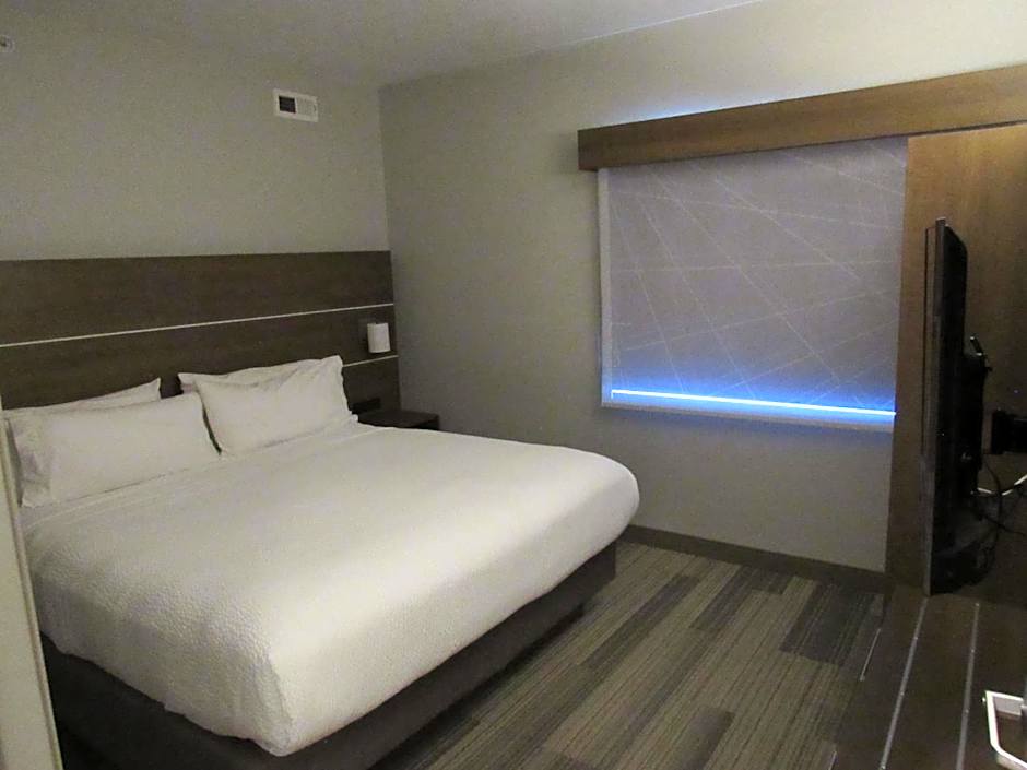 Holiday Inn Express Hotel & Suites Lincoln South By IHG
