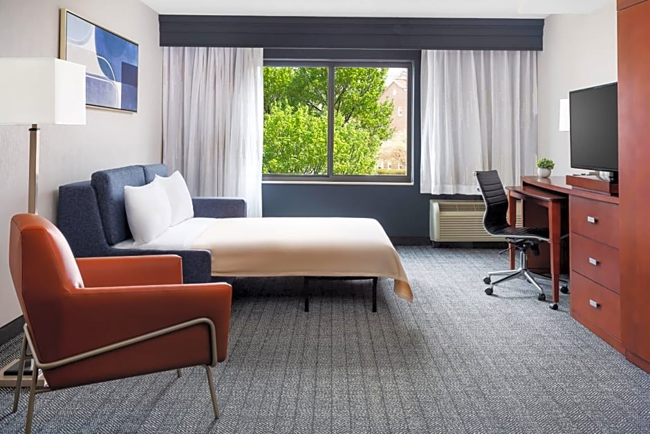 Courtyard by Marriott Manchester-Boston Regional Airport