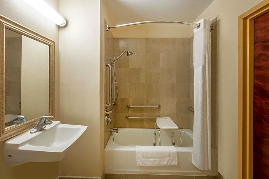 Photo 1 of 2 of 2 Queen Beds Suite, Accessible