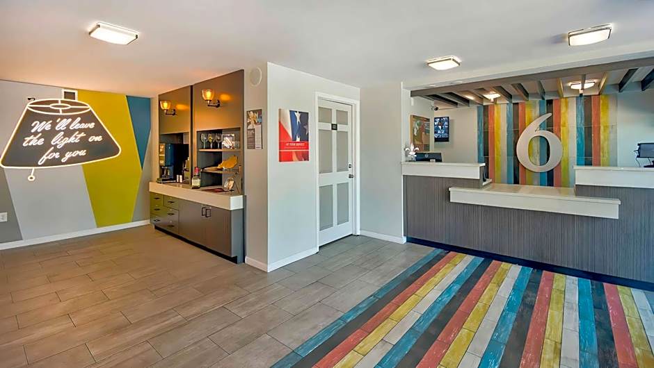 Motel 6 Louisville, Ky- Airport/ Fair Expo