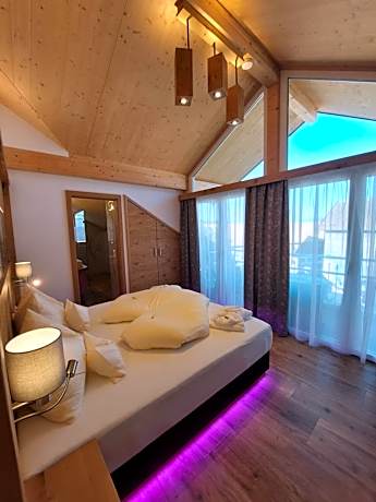 Suite with Spa Bath and Sauna