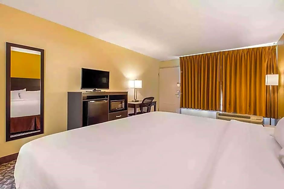 Ramada by Wyndham Santee I-95