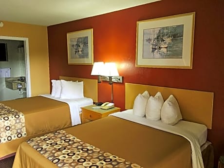 2 Double Beds Smoking Free Wi-Fi Mini-Fridge Cable Tv Hbo Free Cont Breakfast