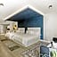 Global Luxury Suites at The Arches