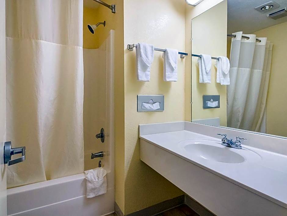 Americas Best Value Inn - Clayton