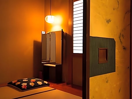 Japanese-Style Room