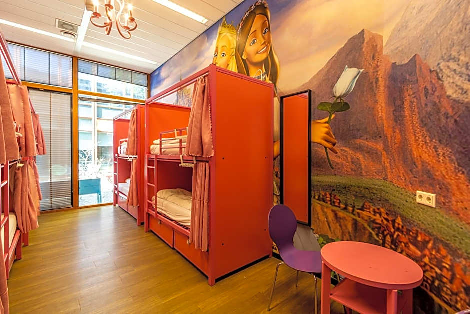 Hostelle - women only hostel Amsterdam
