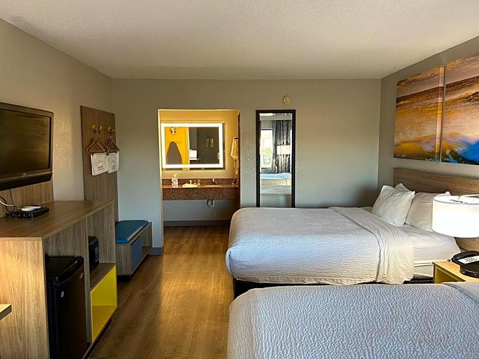 Days Inn by Wyndham St George