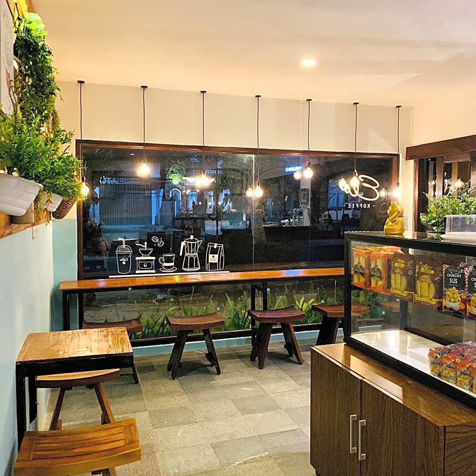 The Nalaya Hotel & Resto
