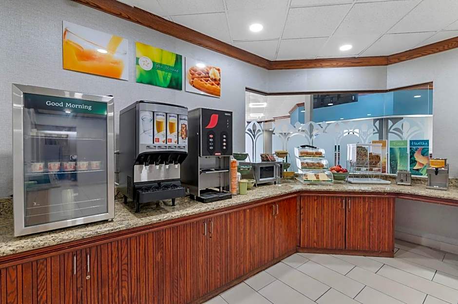 Quality Inn & Suites Kansas City - Independence I-70 East