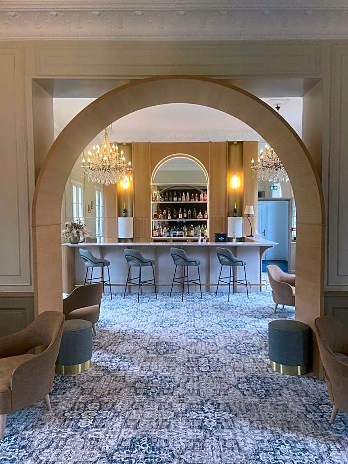 Grand Hôtel "Château de Sully" - Piscine & Spa -Teritoria