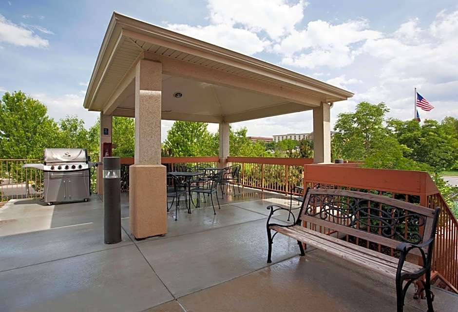 Sonesta Simply Suites Denver West Federal Center