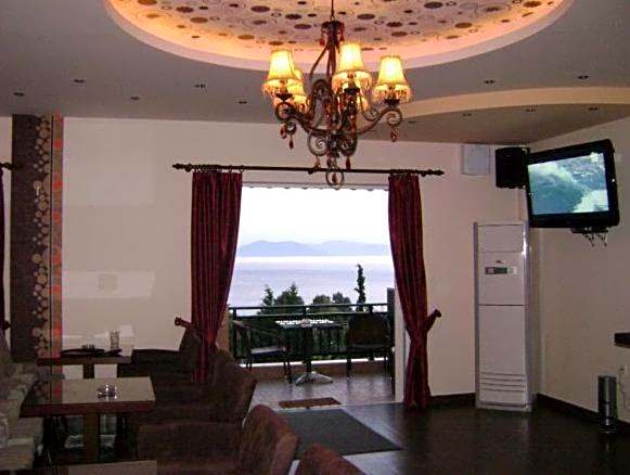 Pantheon Hotel & Suites